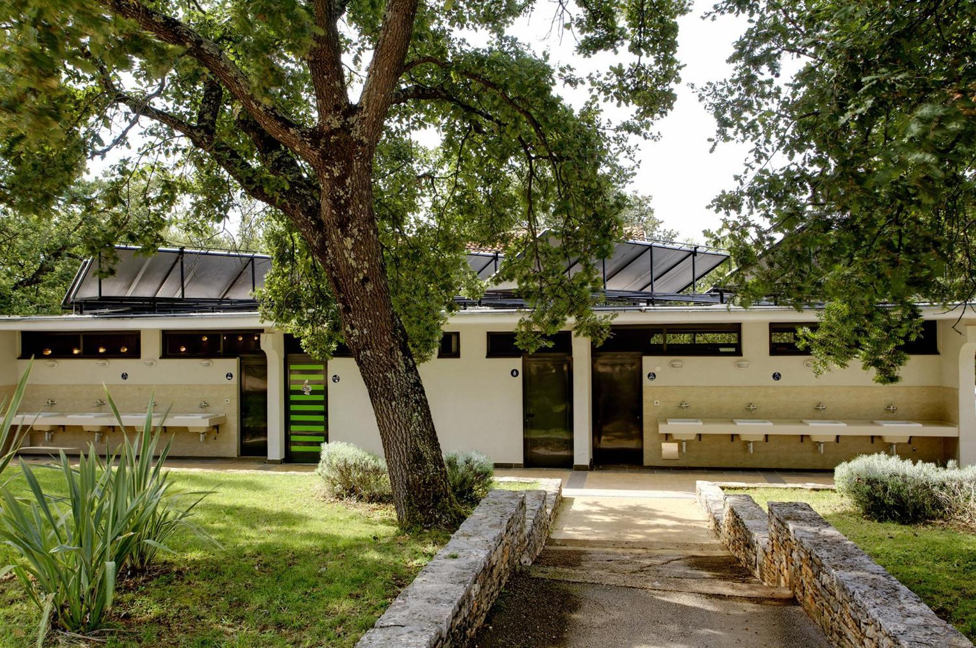 Fkk Adriatika In Fkk Solaris Naturist Resort Poreč Exterior foto